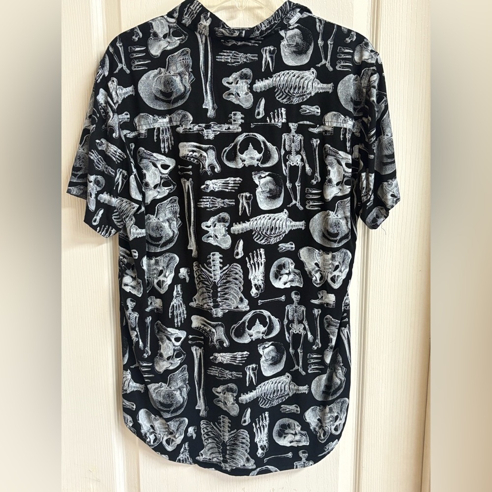 Hot Topic Black And White Skeleton Pattern Shirt - image 3
